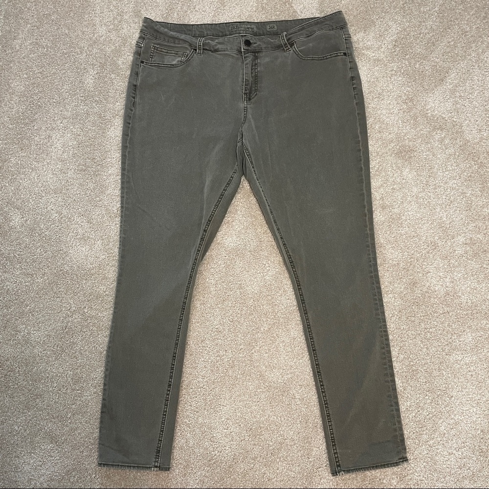 Buckle BKE Olive Green denim stretch skinny jeans size 36x31 1/2
